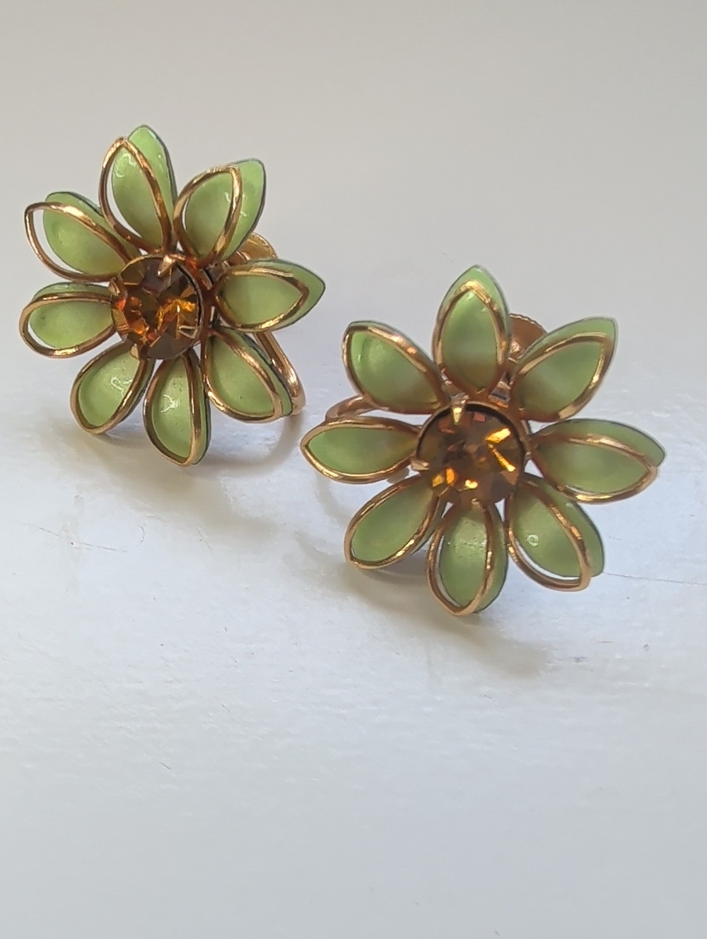 Vintage Bugbee & Niles Floral Gold and Yellow Huggie Screwback Daisy Earrings